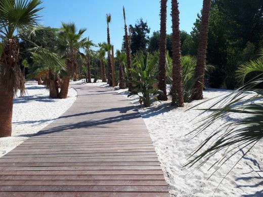Installer&#x20;un&#x20;syst&#x00E8;me&#x20;de&#x20;traitement&#x20;de&#x20;l&amp;&#x23;8217&#x3B;eau&#x20;pour&#x20;piscine&#x20;naturelle&#x20;&#x00E0;&#x20;Perpignan&#x20;pour&#x20;nager&#x20;dans&#x20;une&#x20;eau&#x20;pure&#x20;sans&#x20;aucun&#x20;produit&#x20;chimique.