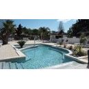 Faire appel à un technicien pour baisser le taux de stabilisant de piscine à Perpignan et retrouver une eau saine très rapidement.